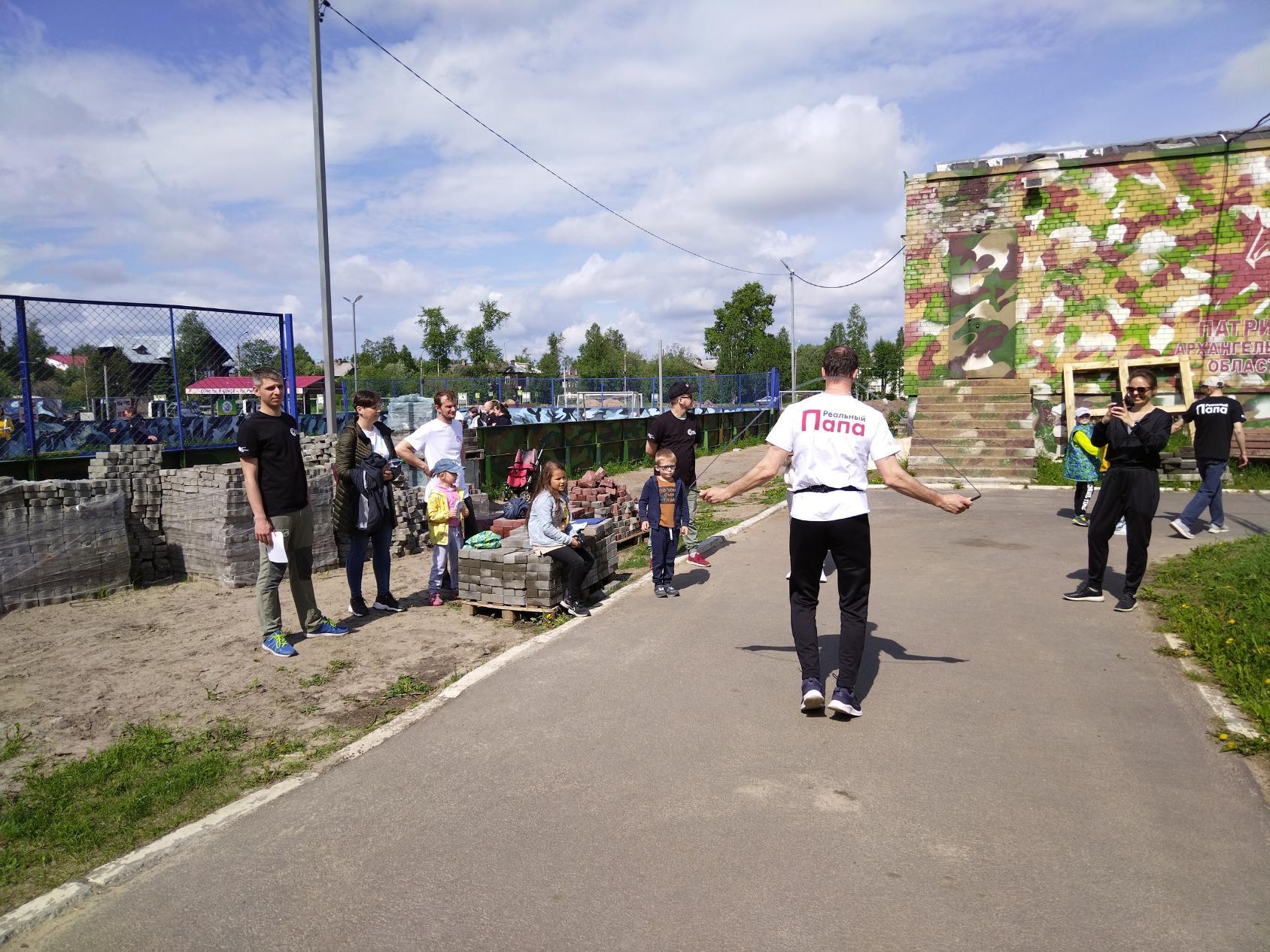 В международный День отца в Архангельске прошёл турнир «Реальный папа»