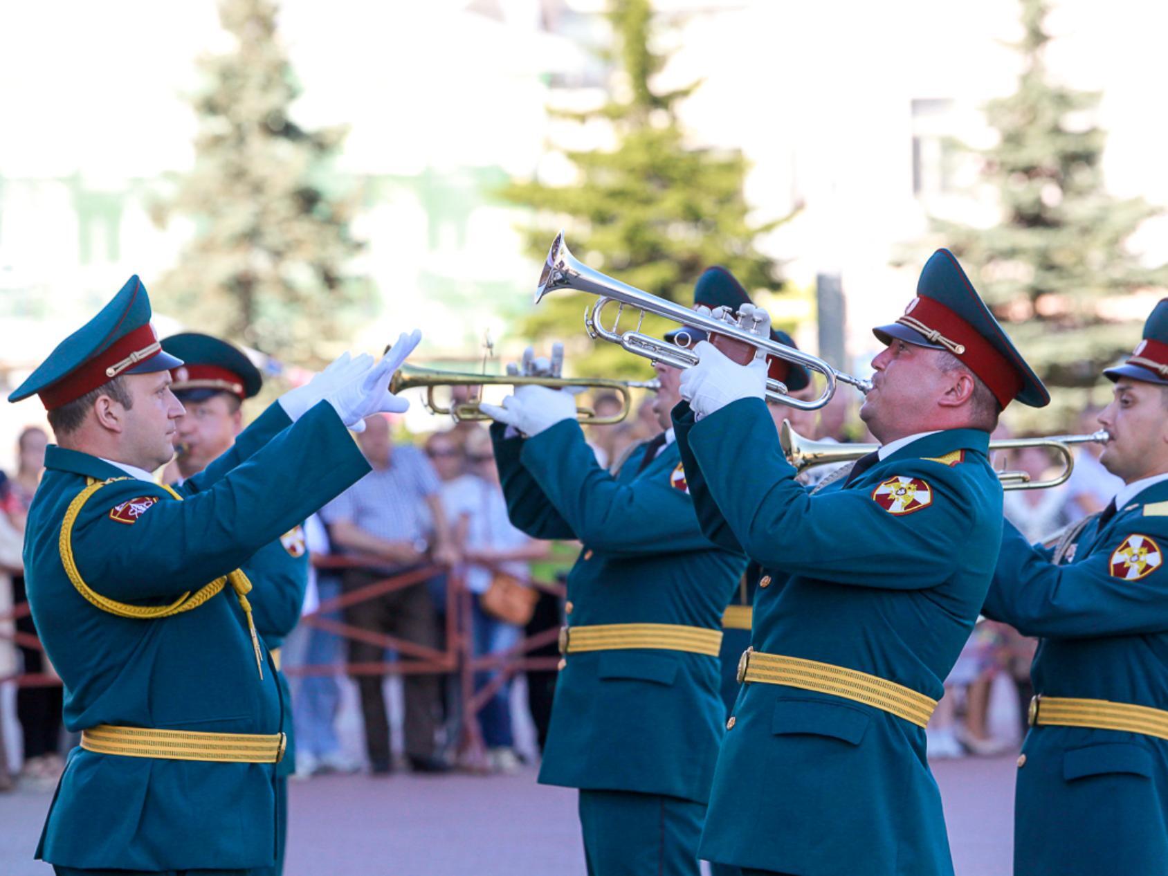 В Архангельске фестиваль духовых оркестров собрал более 300 музыкантов