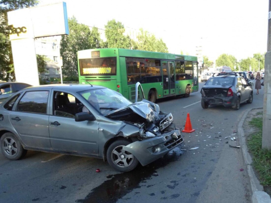 Массовое ДТП произошло на Обводном канале в Архангельске